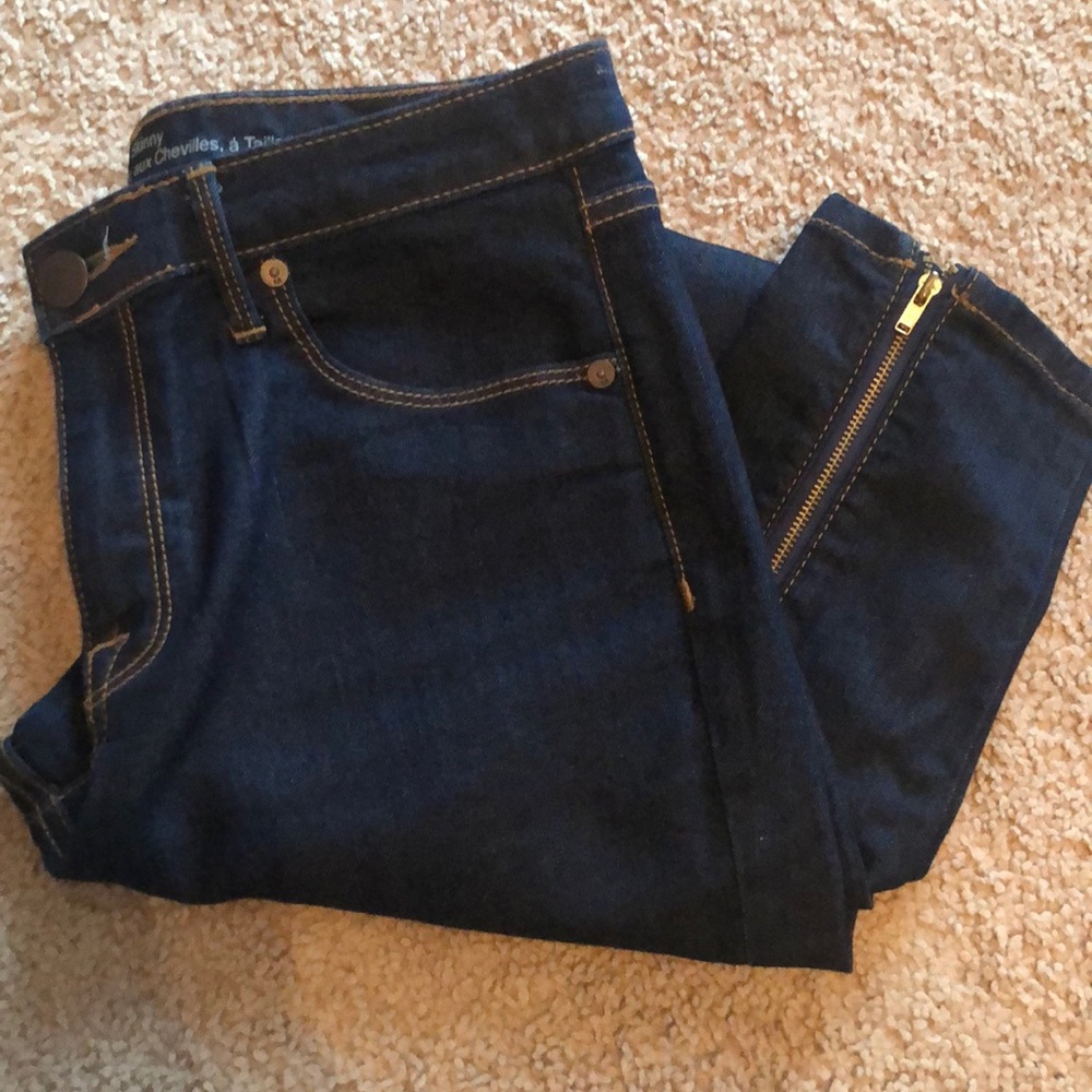 Dark wash skinny jeans